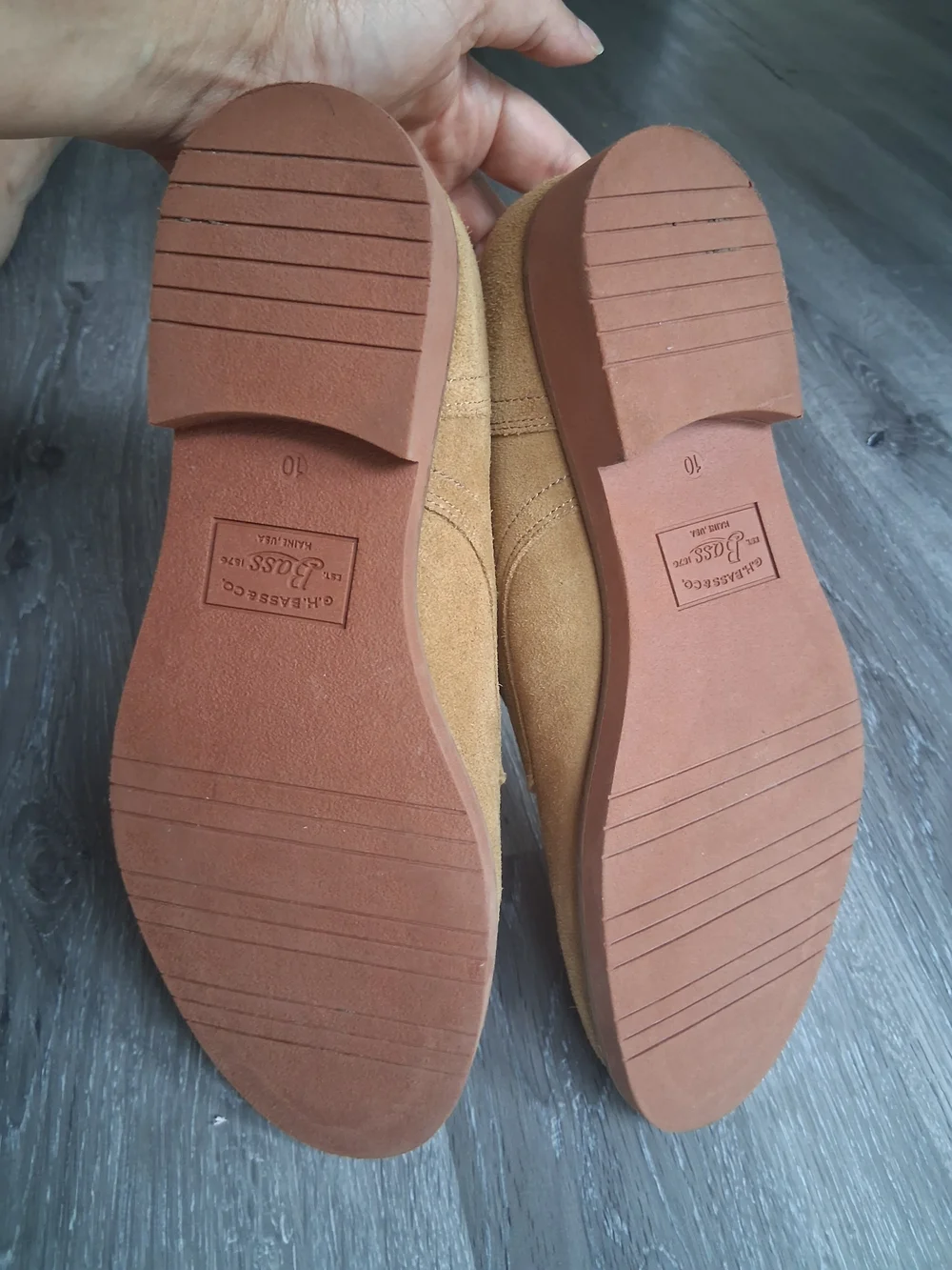 G.H. Bass & Co. Men's Suede Derby Shoes in Tan Size 10 M
